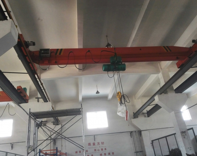 昆峰起重机急修